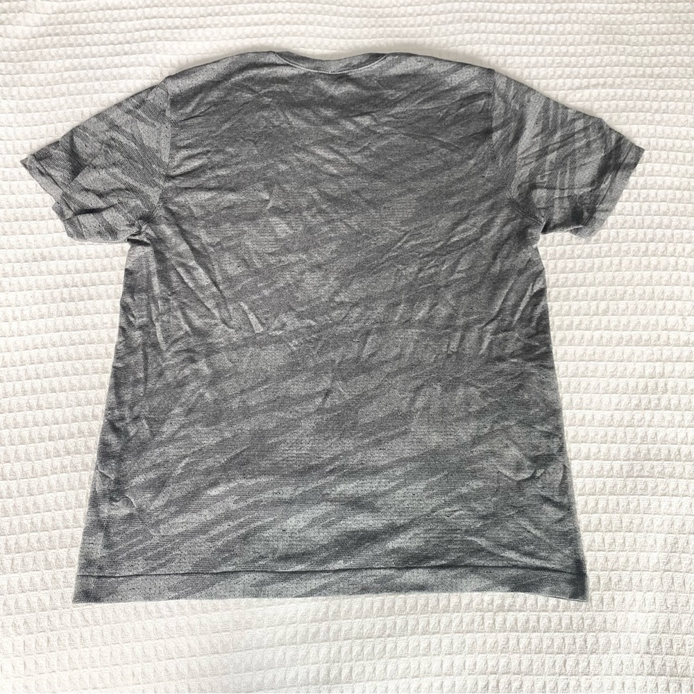 Lululemon men’s grey camo short sleeve tee size large - Picture 5 of 6